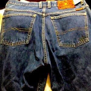 Lucky brand Jeans waist 33 ; 38 length ;inseam 29.